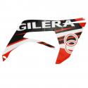 DECO-LOGO AILE AVANT DROITE NOIR-ROUGE ORIGINE PIAGGIO GILERA 50 SMT, RCR 2018- -2H002134-