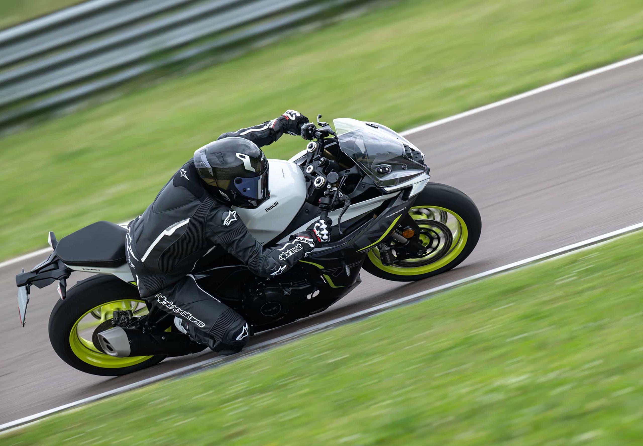 Benelli Tornado 550 sur piste